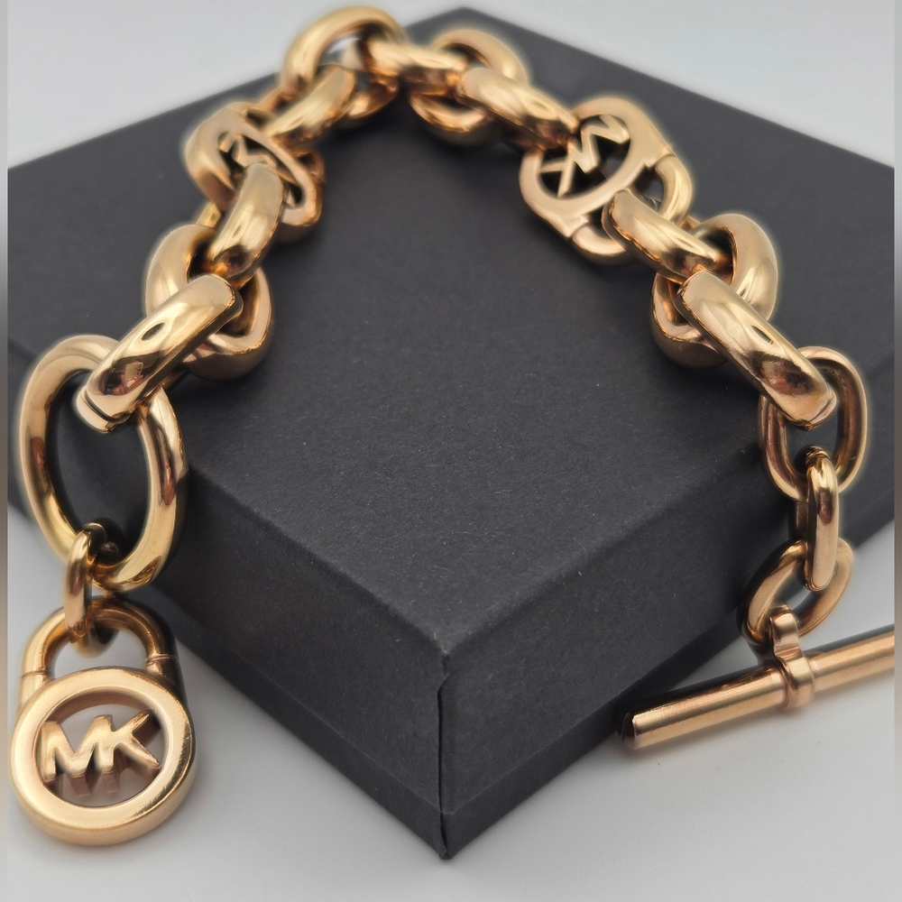 Michael Kors Rose Gold Tone Chain Bracelet With Signiture Lock Emblems & Toggle